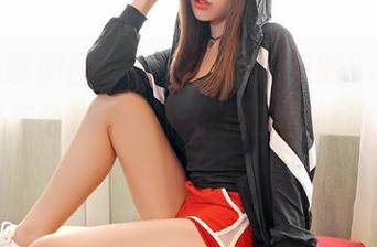 Feilin嗲囡囡 – 在泳池里摇曳的Emily尹菲：图库分享，谁能抗拒这样的清凉一下？