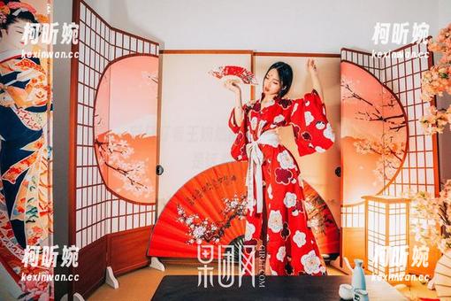 GIRLT果团网 - 别只盯着王婉悠的美，原图里睡衣的各个角度也是话题啊！