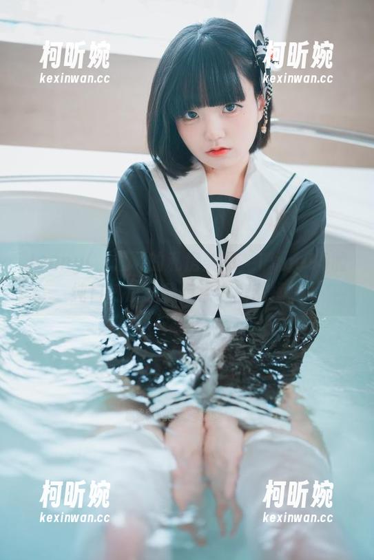 Jenny(정제니)的私房美图，Type95的纯白气质让我有点小鹿乱撞。