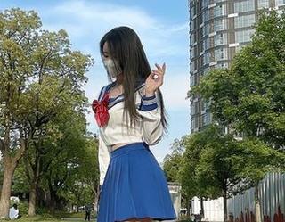 微密圈 – 把July芝岚的眼镜放进网盘：无处不在的吸引力
