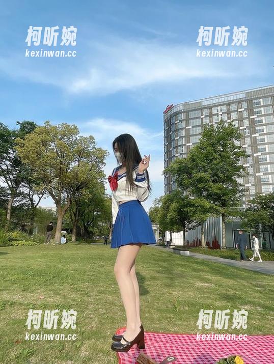微密圈 - 把July芝岚的眼镜放进网盘：无处不在的吸引力