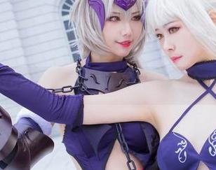 KaYa萱的小黑狼写真，谁说狼不可以可爱？