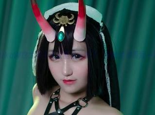 KuukoW也太擅长皮衣酷炫美图了，真的值得再翻一遍。