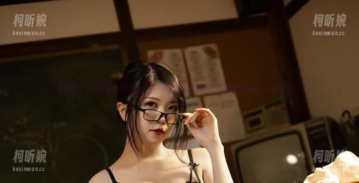 最新！Leah梓未学姐图集：在知识的海洋里寻找到的那一丝不羁。