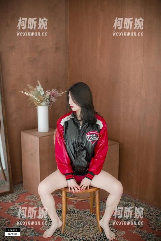 说真的，Min.E(민이)这个学妹，不仅照片好看，图包还有种莫名的吸引力。