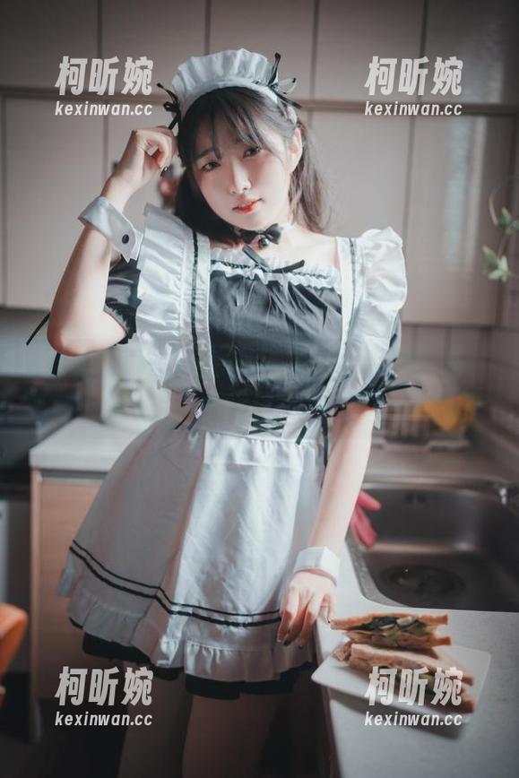 Sonson(손손)的短裙COS，高清时光透着些许撩人