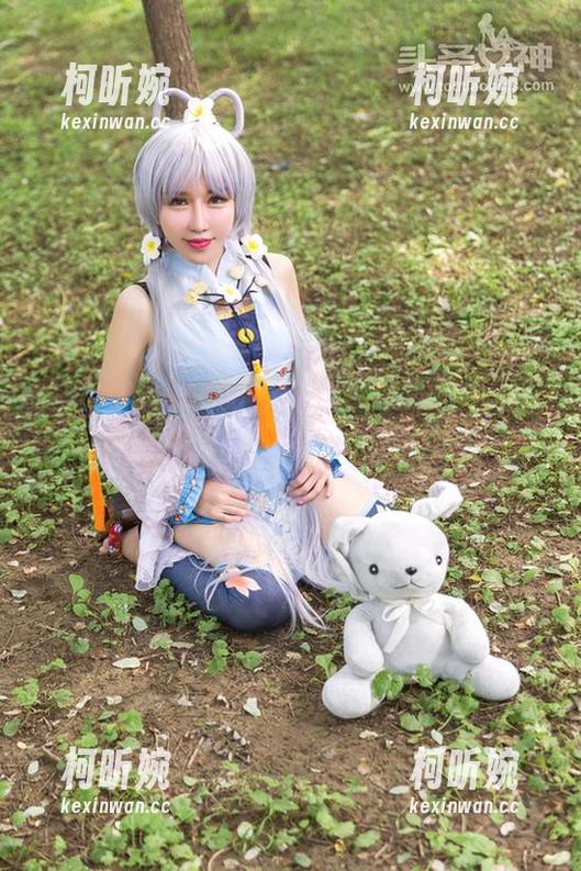 TouTiao头条女神 - 莫晓希最新合集：美腿出奇的有质感，谁能抗拒？