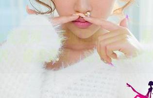 UGirls尤果网 – 孟狐狸的圣诞：原图还是照片，谁知道啊，这色调真微妙！