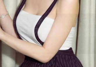 UGirls尤果网 – 新鲜出炉的韩乐优白色系列，更新让你忍不住想打个滚，然后起来拍照！