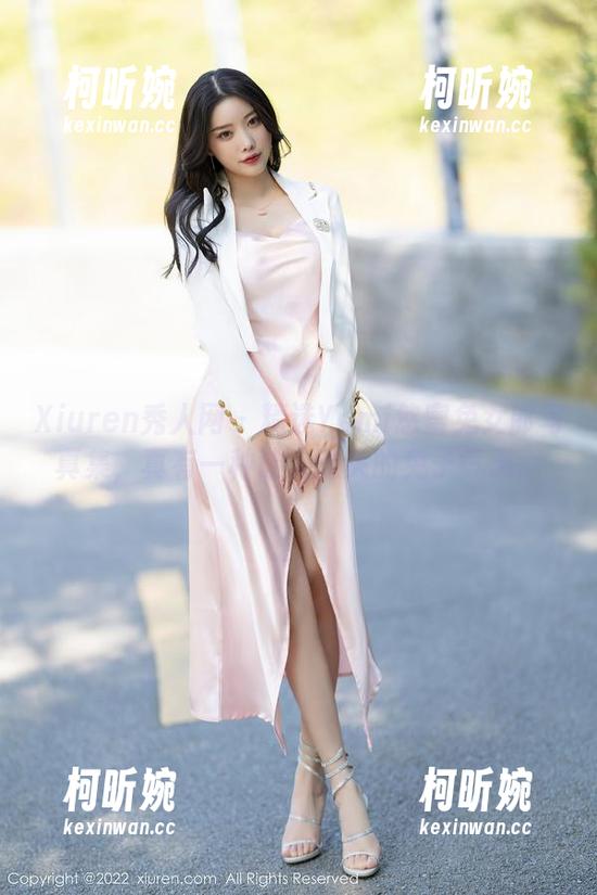 Xiuren秀人网 - 精选Yomi悠蜜兔女郎写真集，真有一种让人迷失的兔子气息。