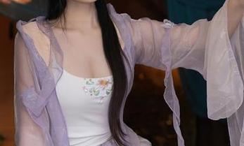 Xiuren秀人网 – 喵喵JOJO的蕾丝—原本是文艺范儿，结果却在美图中透露出满满的俏皮！
