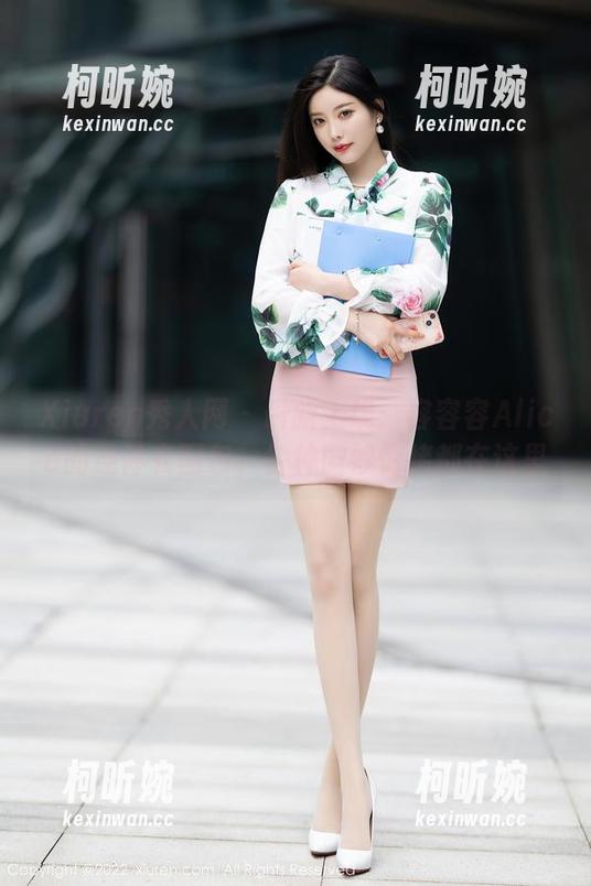 Xiuren秀人网-容容容Alice Xiuren秀人网 - 最新上线:容容容Alice的连体衣图包,各种微妙情绪都在这里