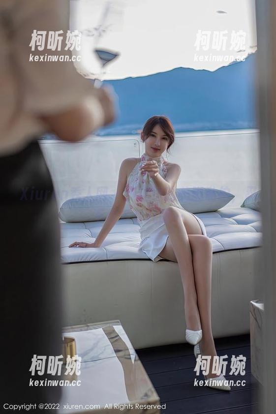 Xiuren秀人网 - 小逗逗的美脚私拍，忍不住多看几眼…