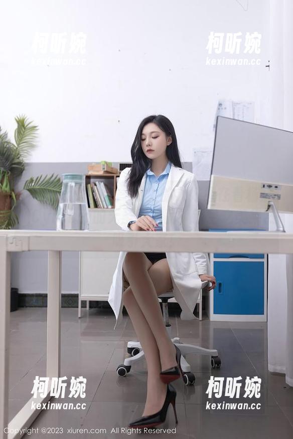 Xiuren秀人网-杨紫嫣Cynthia Xiuren秀人网 - 楼上的人好像在看杨紫嫣Cynthia的无圣光作品,镂空之美果然吸引大家!