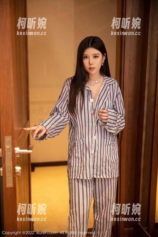 Xiuren秀人网 - 梦娜Vanessa的皮衣写真，不造作，随性而来。