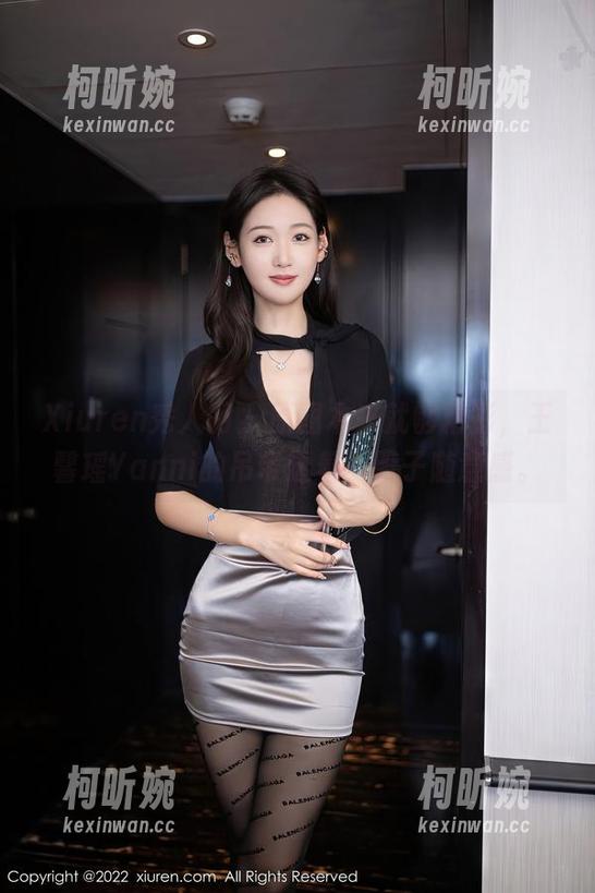 Xiuren秀人网 - 原图本来就够精彩，王馨瑶Yanni的吊带透着一股子随意感。