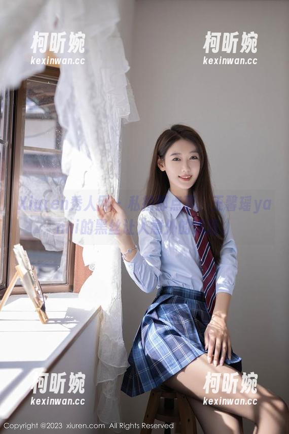 Xiuren秀人网 - 私拍那点事，王馨瑶yanni的黑丝让人意外的流连。