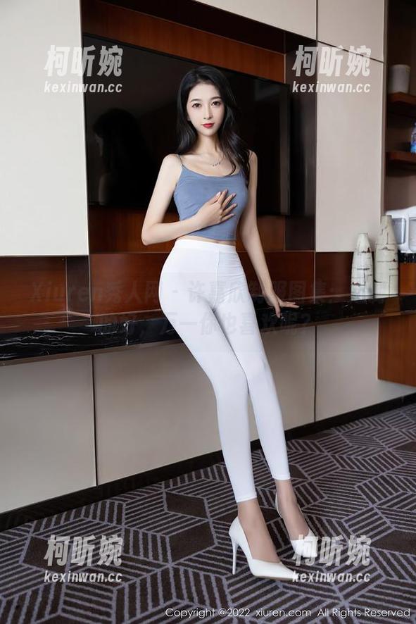 Xiuren秀人网 - 许嘉欣制服图集：定制的好，万一你也喜欢呢？