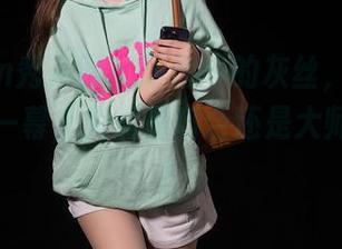 Xiuren秀人网 – 原图中的灰丝，风景尤美的那一幕，究竟是巧合还是大师的设计？