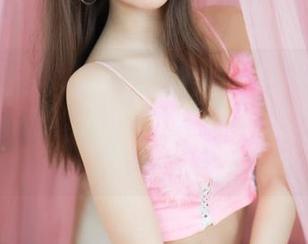 YouMi尤蜜荟 – 这件白衬衫就是lingyu69的魔法道具，其作品中总是潜藏着惊喜与思绪。