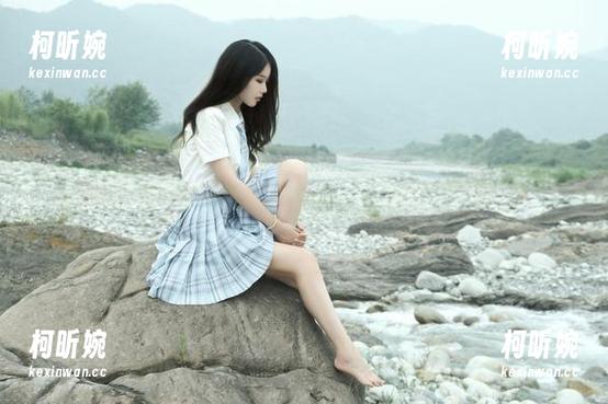 eloise软软 欢迎参观eloise软软的最新秘书写真集,别怪我多嘴