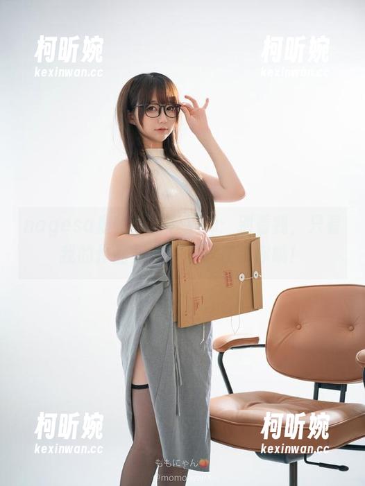 nagesa魔物喵的看护师：别看我，只看我的作品集呗，下载在等你哦！