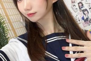 看看nagisa魔物喵的定制图集，可以用‘油滑’形容吗？