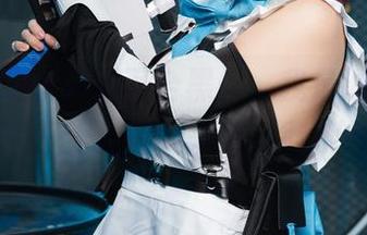 又是一组水手服百合黑丝，我是谁，我在看啥？三无人型又来了，继续分享。
