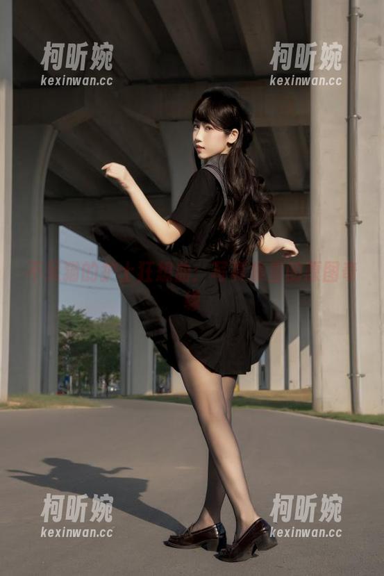 不呆猫的护士狂想曲：写真集里的原图奇缘
