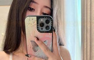 微密圈 – 印象中的作品更新，尽在不爱笑的赛琳的嘉宾帖中，你有没有预感？