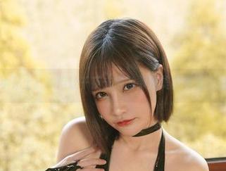 无圣光小贴士：如何让千夜未来的御姐美图燃爆你的屏幕！