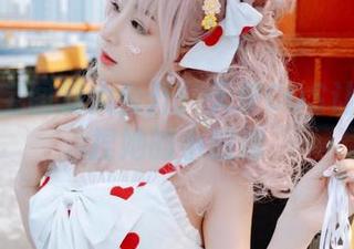 叉子宝宝图册大公开：天使COS让你想捏捏她的小翅膀