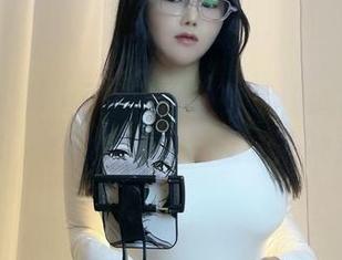 微密圈 – 跟上可馨juicy的步伐：2023在线图集，谁说图集不能让人心神荡漾？
