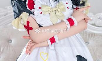 在喵喵的喵吖脸上，礼服不只是衣服-原图照