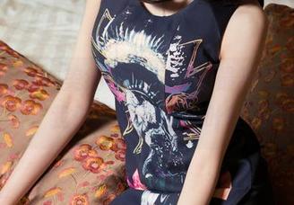 头条女神 – 美纳子在户外的最新图库，那一瞬间，我似乎听见了树叶轻声细语。