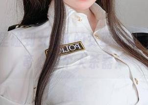 在网盘里碰到女主K的女巫写真，果然好奇心是个大杀器！