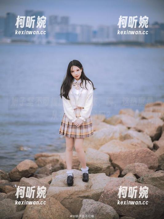妍子坚不可摧 妍子坚不可摧的最新毛衣,咦,这热度是从衣服出来的吗?