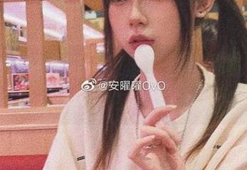 在安曜曜的御姐合集里，直击你的小心脏！