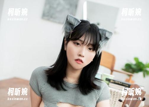 在光影交错间，浴室的宋哈娜与美图交心