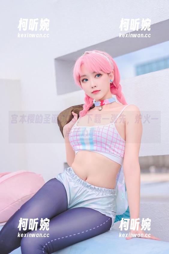 宫本樱 宫本樱的圣诞COS:下载一张先,炉火一点藏心事!
