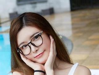 尤物馆 – 合集中的高清毛衣，超级暖的FoxYini孟狐狸既可爱又迷人
