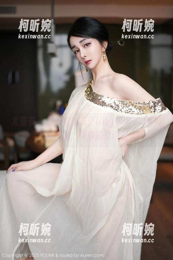 尤蜜荟 - 别小看皮衣，lingyu69的写真下载一波，保你脱颖而出！