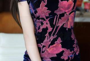 尤蜜荟 – 娇喘JC无圣光的透明风，图包里的自信真的很抢眼。
