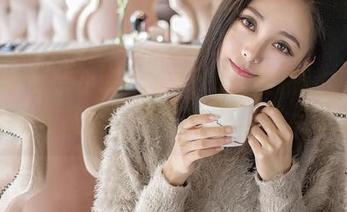 推女神 – 歆小兔chobits在线挑战极限：皮衣与高清，这样的组合有点毒！