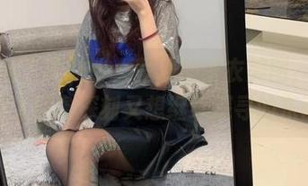 微密圈 – 提袜少女呈现的毛衣美图，是那种让人印象深刻又想继续探寻的东西。