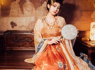 星澜是澜澜叫澜妹呀的婚纱高清档案，谁在偷香水？