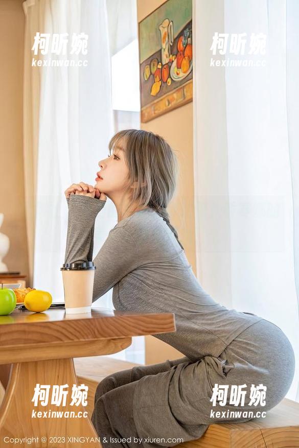 星颜社 - 免费的写真，你敢信？黄寒娜的美足在哪里发光！
