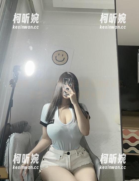 是可馨吖 微密圈 - 看是可馨吖在教室里的新姿态,更新一下你的视觉课本吧!
