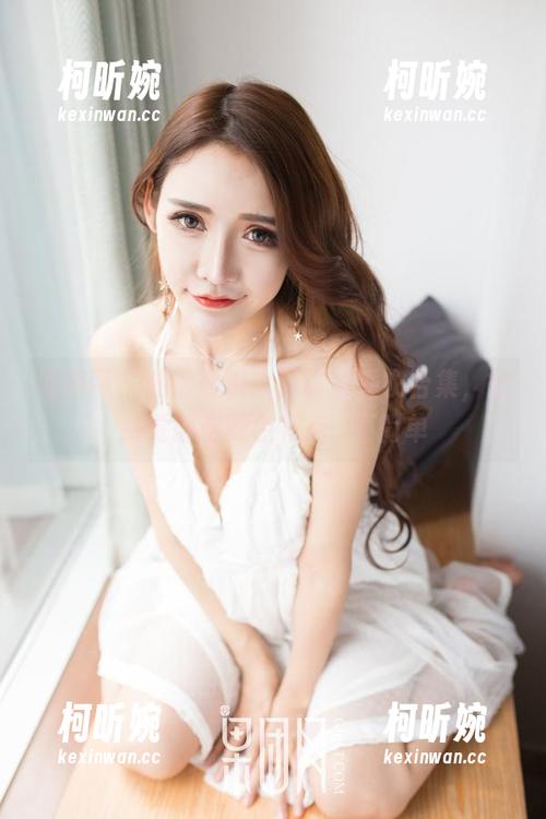 果团网-何嘉颖 果团网 - 私房展现:何嘉颖睡衣合集,忽然觉得这颜色有点...不简单