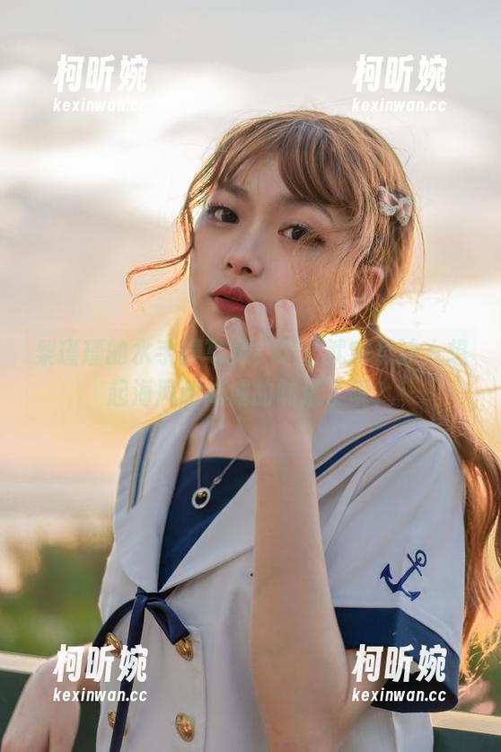 梨瑾瑾 梨瑾瑾的水手服写真,怎么就突然让人想起海风和咸咸的味道了呢?